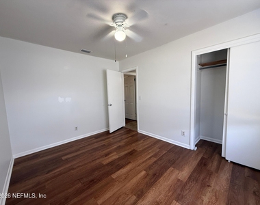7609 Tacony Drive - Photo Thumbnail 11