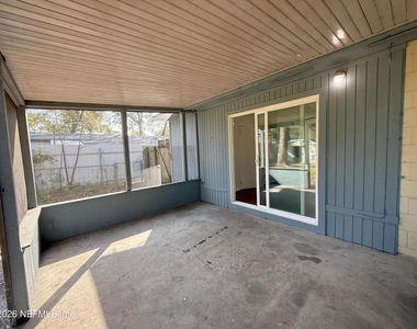 7609 Tacony Drive - Photo Thumbnail 15