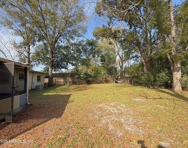 7609 Tacony Drive - Photo Thumbnail 17
