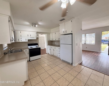7609 Tacony Drive - Photo Thumbnail 3