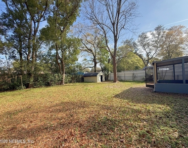 7609 Tacony Drive - Photo Thumbnail 18