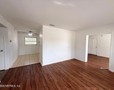 7609 Tacony Drive - Photo Thumbnail 2