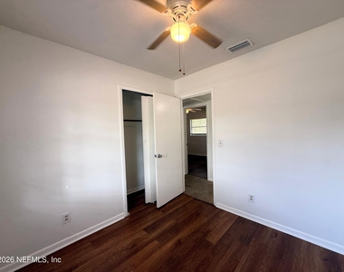 7609 Tacony Drive - Photo Thumbnail 13
