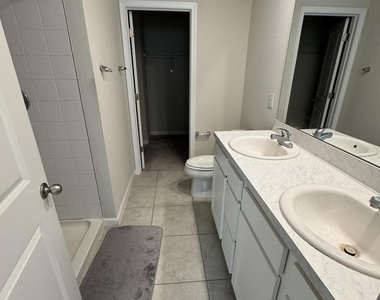 5984 Creekside Crossing Drive - Photo Thumbnail 16