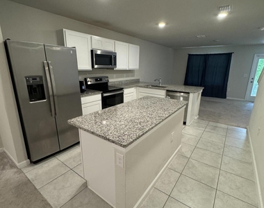 5984 Creekside Crossing Drive - Photo Thumbnail 5