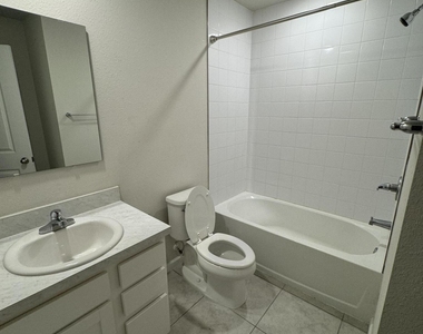 5984 Creekside Crossing Drive - Photo Thumbnail 14