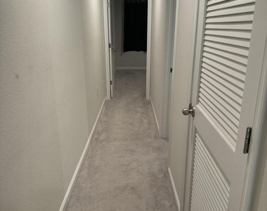 5984 Creekside Crossing Drive - Photo Thumbnail 9