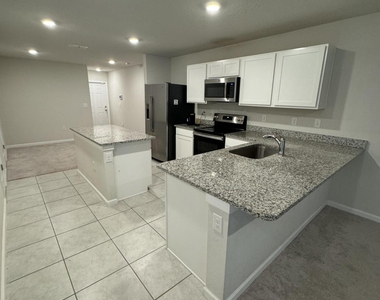 5984 Creekside Crossing Drive - Photo Thumbnail 8