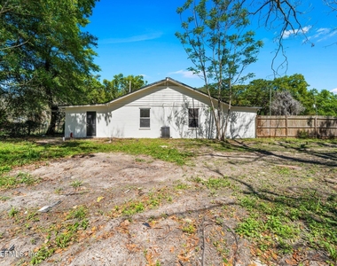 3250 Soutel Drive - Photo Thumbnail 15