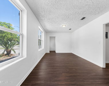 3250 Soutel Drive - Photo Thumbnail 5