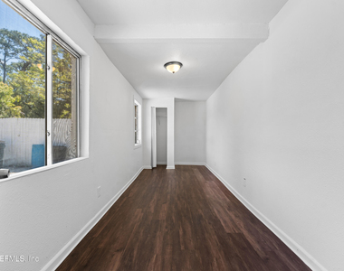 3250 Soutel Drive - Photo Thumbnail 4