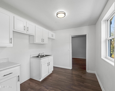 3250 Soutel Drive - Photo Thumbnail 6