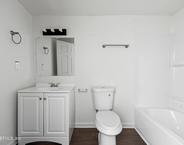 3250 Soutel Drive - Photo Thumbnail 9