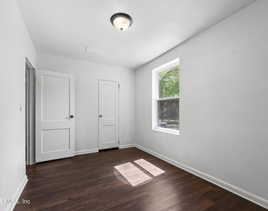 3250 Soutel Drive - Photo Thumbnail 12
