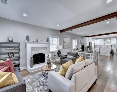 663 Bryan Street - Photo Thumbnail 3