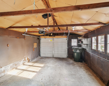 17306 Holmes Avenue - Photo Thumbnail 11