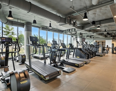 211 N Harbor Drive - Photo Thumbnail 16