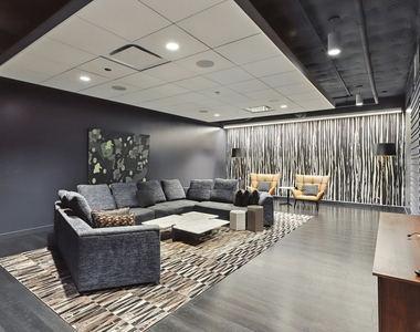 211 N Harbor Drive - Photo Thumbnail 19