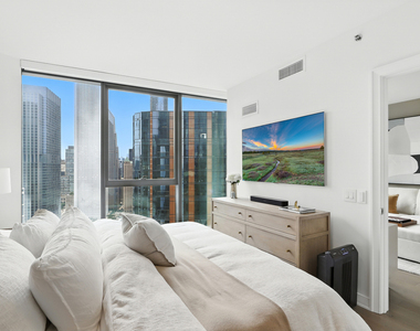 211 N Harbor Drive - Photo Thumbnail 11