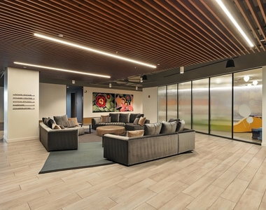 211 N Harbor Drive - Photo Thumbnail 17