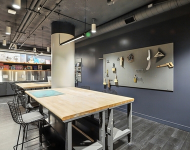 211 N Harbor Drive - Photo Thumbnail 20