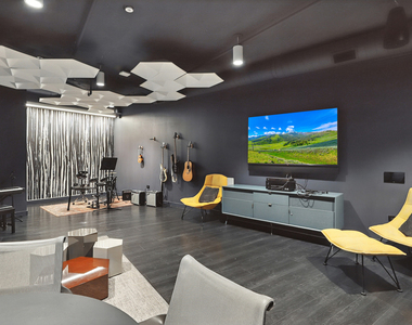 211 N Harbor Drive - Photo Thumbnail 21