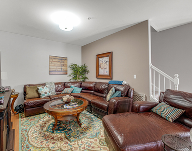8217 Lincoln Avenue - Photo Thumbnail 5