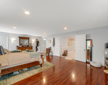8217 Lincoln Avenue - Photo Thumbnail 23