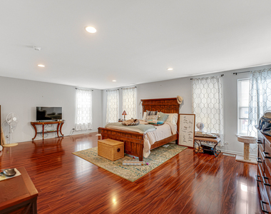 8217 Lincoln Avenue - Photo Thumbnail 25