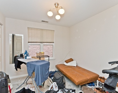 1156 N Howe Street - Photo Thumbnail 8