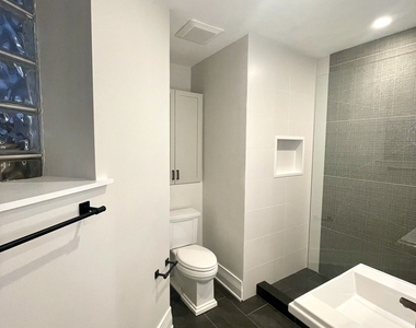 2539 W Iowa Street - Photo Thumbnail 11