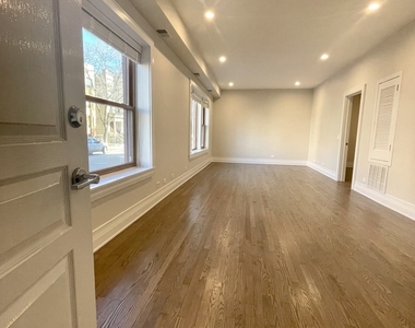 2539 W Iowa Street - Photo Thumbnail 1