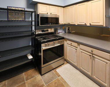 6042 N Kenmore Avenue - Photo Thumbnail 22