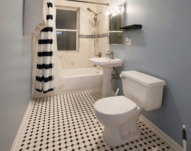 6042 N Kenmore Avenue - Photo Thumbnail 9