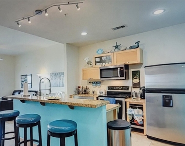 9420 Seawall Boulevard - Photo Thumbnail 7