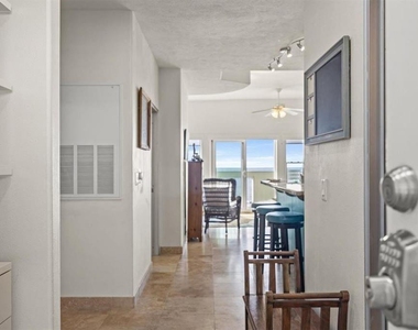 9420 Seawall Boulevard - Photo Thumbnail 8