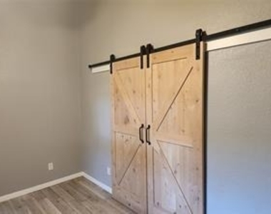 5114 Enchanted Timbers Drive - Photo Thumbnail 9