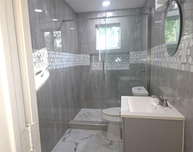 9330 Chesterfield Drive - Photo Thumbnail 4