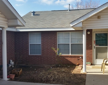 2250 W 15th St - Photo Thumbnail 5