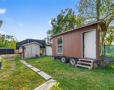 968 Garapan Street - Photo Thumbnail 36