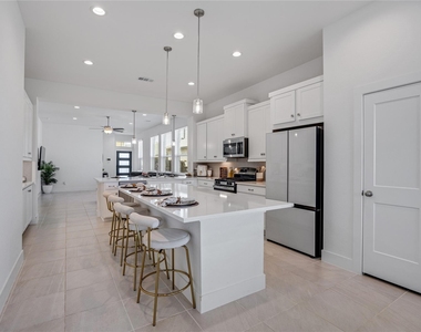 21130 Garden Palm Drive - Photo Thumbnail 6