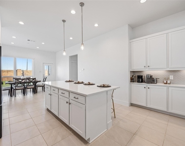 21130 Garden Palm Drive - Photo Thumbnail 5
