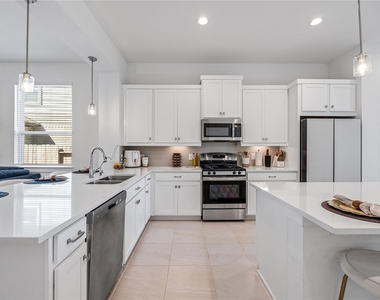 21130 Garden Palm Drive - Photo Thumbnail 7
