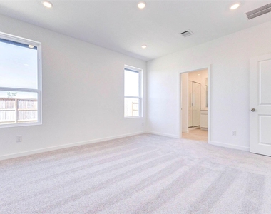 27410 Sweetwater Bay Drive - Photo Thumbnail 16