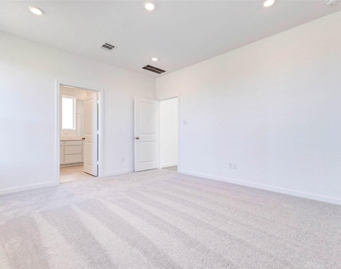 27410 Sweetwater Bay Drive - Photo Thumbnail 17