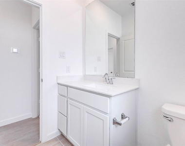 27410 Sweetwater Bay Drive - Photo Thumbnail 27