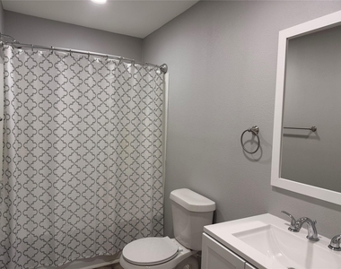 6846 Hertford Park Drive - Photo Thumbnail 6