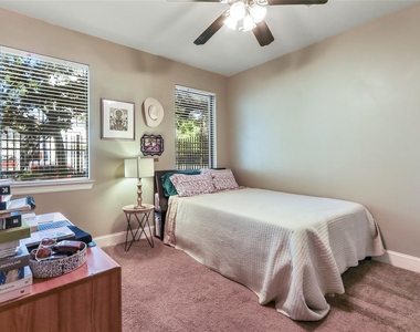 1905 Summer Street - Photo Thumbnail 12