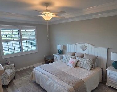 10520 Casella Way - Photo Thumbnail 12