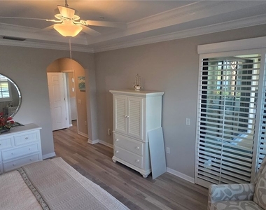 10520 Casella Way - Photo Thumbnail 14